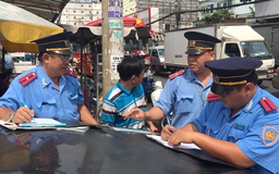 Cán bộ thanh tra giao thông Hà Nội bị đề nghị truy tố vì bảo kê 'xe vua'