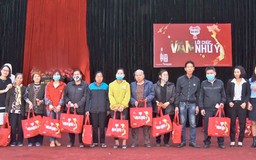 Bia Việt trao tặng hơn 3.200 phần quà tết đến các gia đình khó khăn