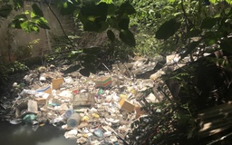 Kinh hoàng kênh rác bủa vây cuộc sống người dân