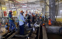 Thi công đoạn ray ngầm cuối cùng của tuyến metro số 1