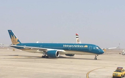 Máy bay Vietnam Airlines bay ra Hà Nội… hạ cánh ở Lào