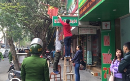 Xóa biển quảng cáo, lãnh đạo Sở Văn hóa thể thao Hà Nội bị gây rối