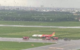 Máy bay Vietjet trượt bánh lao ra bãi cỏ, Tân Sơn Nhất đóng cửa đường băng