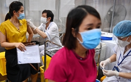 Hà Nội lên phương án mua vắc xin tiêm sớm cho người dân