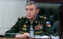 Tổng tham mưu trưởng quân đội Nga ra tiền tuyến ở miền đông Ukraine?
