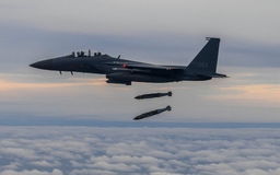'Lý lịch' loại bom thông minh JDAM mà Mỹ sắp cung cấp cho Ukraine