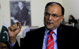 Bộ trưởng Nội vụ Pakistan thoát chết trong vụ mưu sát