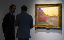 Tranh của danh họa Monet bán với giá kỷ lục hơn 2.500 tỉ đồng
