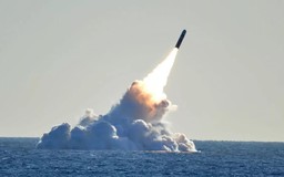 Trung Quốc khoe khéo tên lửa liên lục địa phóng từ tàu ngầm JL-3