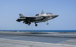 Tìm thấy xác chiếc tiêm kích F-35B rơi từ tàu sân bay Anh