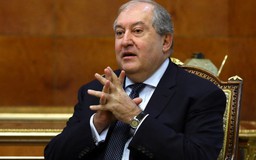 Tổng thống Armenia từ chức vì thiếu quyền lực