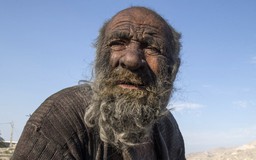 Không tắm rửa trong gần 70 năm, ‘người ở dơ nhất thế giới’ vừa qua đời