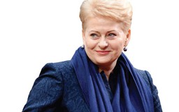 Bà tổng thống đai đen karate