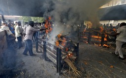 Ấn Độ truy bắt người trữ chất nổ gây thảm họa