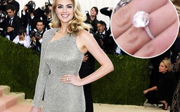 ‘Bom sex’ Kate Upton đính hôn, khoe nhẫn kim cương 8 carat
