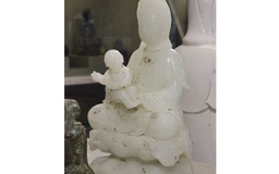 Cổ vật kỳ sự: Tượng Quan Âm tống tử cực quý hiếm