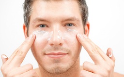 Sửa rửa mặt nào tốt cho nam giới khi bị mụn và da nhờn?