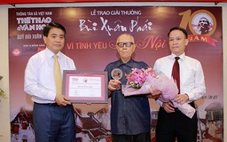 Nhà văn hóa Hữu Ngọc nhận giải thưởng lớn 'Vì tình yêu Hà Nội'