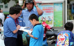 'Ngại' đội sao đỏ trong trường học