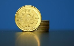 Bitcoin chật vật giữ giá 16.000 USD, Coinbase hoãn giao dịch