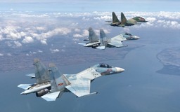 Su-30MK2 tung cánh