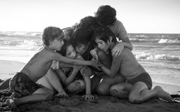 'Roma': Tuyệt tác nhân văn 'càn quét' giải thưởng điện ảnh thế giới