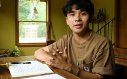 Nhà thơ gốc Việt nhận giải thưởng 'thiên tài'