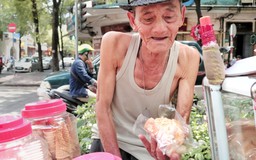 Ông cụ U.90 đẩy xe kem khắp Sài Gòn: 'Bán' kỉ niệm tuổi thơ cho dân 7-8X