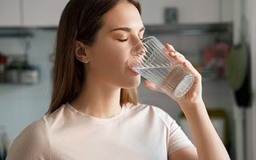 Phát hiện mới về cách uống nước giúp trẻ lâu và ít bệnh