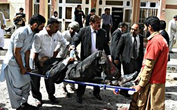 Nổ bom ở bệnh viện Pakistan, hàng chục người thiệt mạng