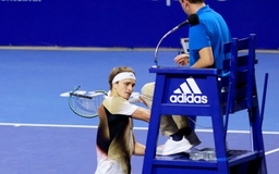 'Hoàng tử quần vợt' Alexander Zverev bị quản chế 1 năm vì hành động phi thể thao