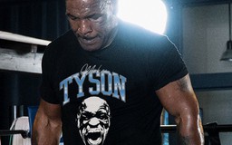 Mike Tyson vẫn đáng sợ ở tuổi U.60