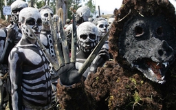 Phát hiện kinh hoàng về bộ tộc ăn thịt người ở Papua New Guinea