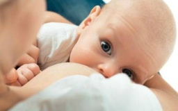 Bú sữa mẹ giúp trẻ ngừa béo phì và nhiều bệnh khác