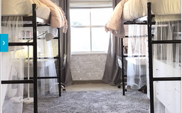 Nữ sinh chi hàng nghìn USD để biến phòng ký túc xá cũ thành nơi xa hoa