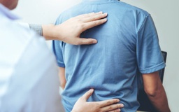 4 biện pháp có thể khắc phục đau lưng hiệu quả tại nhà