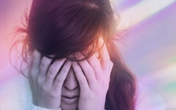 Đau đầu do tăng huyết áp kèm theo triệu chứng gì?