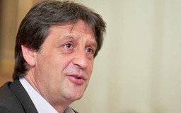 Bộ trưởng quốc phòng Serbia mất chức vì xúc phạm nhà báo nữ