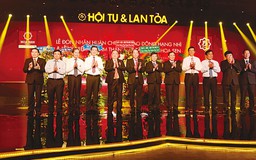 Kỷ niệm 15 năm thành lập: Tập đoàn Hoa Sen đón nhận Huân chương Lao động hạng nhì