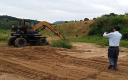 Điều tra việc khai thác cát trái phép trên sông Đăk Pxi