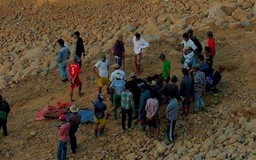 Sập mỏ khai thác ngọc tại Myanmar