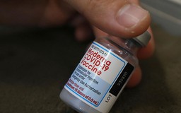 Vắc xin Covid-19 giảm nguy cơ chuyển nặng ở người cao tuổi