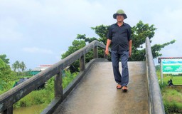 Lão nông Khmer góp tiền làm đường, xây cầu từ thiện