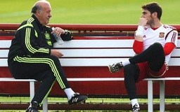 HLV Del Bosque đau đớn khi để De Gea thay Casillas