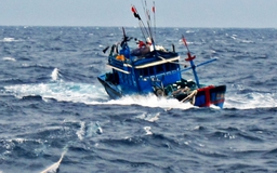 Kêu gọi ứng cứu ngư dân bị tai nạn