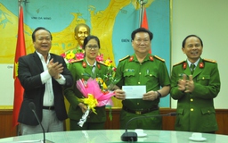 Tịch thu hàng trăm chai rượu ngoại, hàng ngàn gói thuốc lá lậu