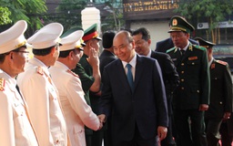 Thủ tướng 'xông đất' Đà Nẵng, thăm lực lượng vũ trang