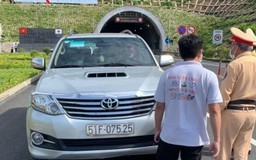 Phạt 'xe đi ké', chở người trốn từ Đà Nẵng về Quảng Bình với giá 800.000 đồng/người