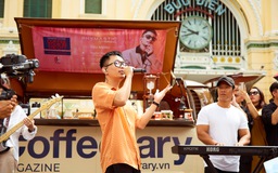Rhymastic lần đầu biểu diễn cho dự án cộng đồng trước Bưu điện Sài Gòn
