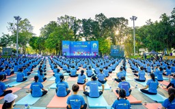 Hơn 600 người cùng nhau khởi động ngày mới bằng Yoga tại Huế